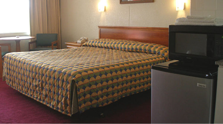 Red Carpet Inn Virginia Beach Room