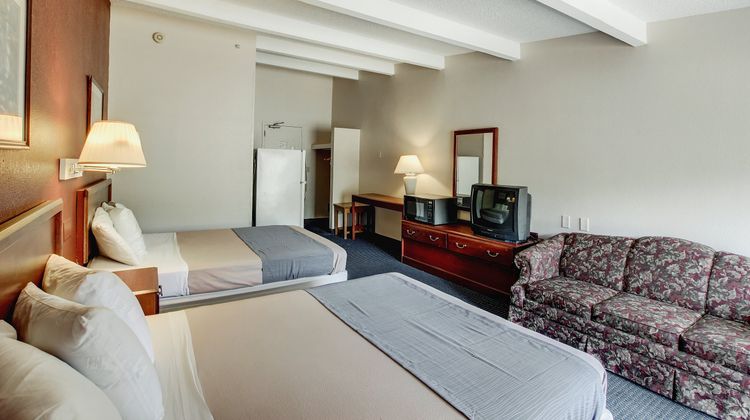 Red Carpet Inn Whippany Room