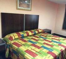 Scottish Inn & Suites, Houston Room