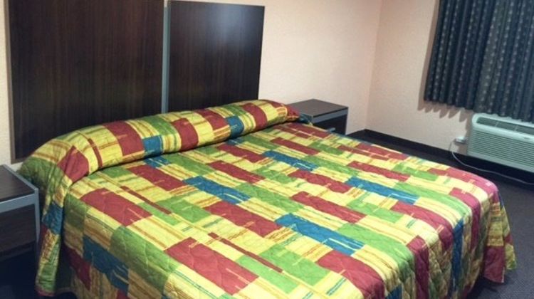 Scottish Inn & Suites, Houston Room