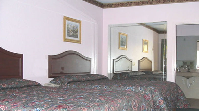 <b>Scottish Inns & Suites Room</b>. Images powered by <a href="https://www.leonardoworldwide.com/" title="Leonardo Worldwide" target="_blank">Leonardo</a>.