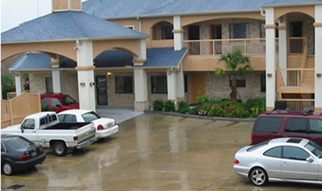 Scottish Inns & Suites Exterior