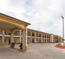 Scottish Inns & Suites Exterior