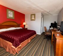 Scottish Inn & Suites Bensalem Room