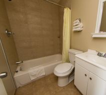 Scottish Inn & Suites Bensalem Room