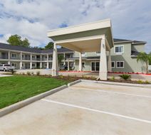 Scottish Inns & Suites Crosby Exterior