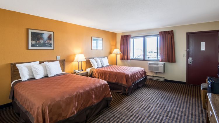 Scottish Inn & Suites Eau Claire Room