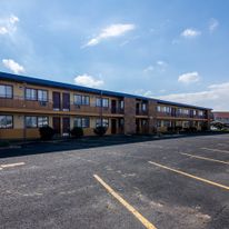 Scottish Inn & Suites Eau Claire