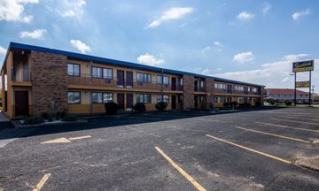 Scottish Inn & Suites Eau Claire