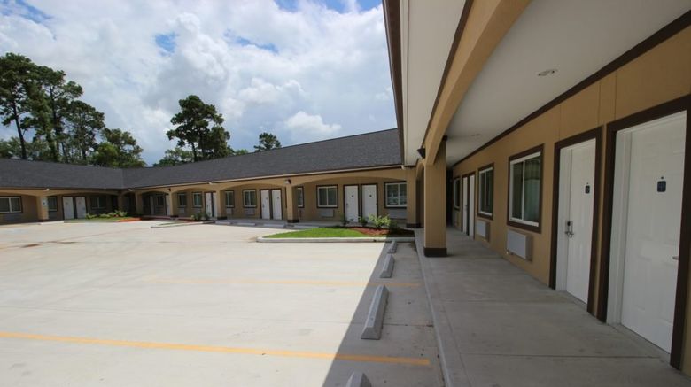 <b>Scottish Inns & Suites Highway146 Exterior</b>. Images powered by <a href="https://www.leonardoworldwide.com/" title="Leonardo Worldwide" target="_blank">Leonardo</a>.