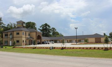 Scottish Inns & Suites Highway146