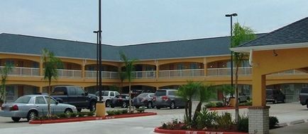 Scottish Inns & Suites Timber Exterior