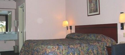 Scottish Inn Houston Room