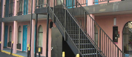 Scottish Inn Exterior