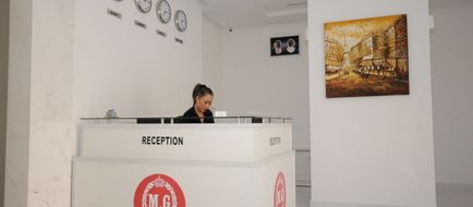 TOP Al Muhanna Plaza Luxury Apartments Lobby