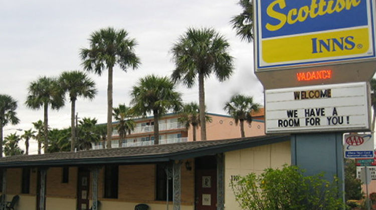 Castillo Inn Exterior