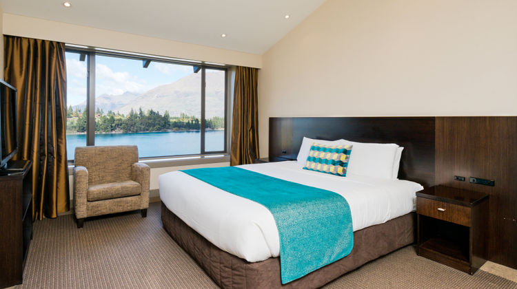 Copthorne Hotel & Resort Lakefront Suite