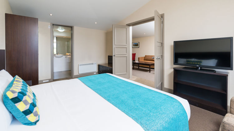 Copthorne Hotel & Resort Lakefront Suite