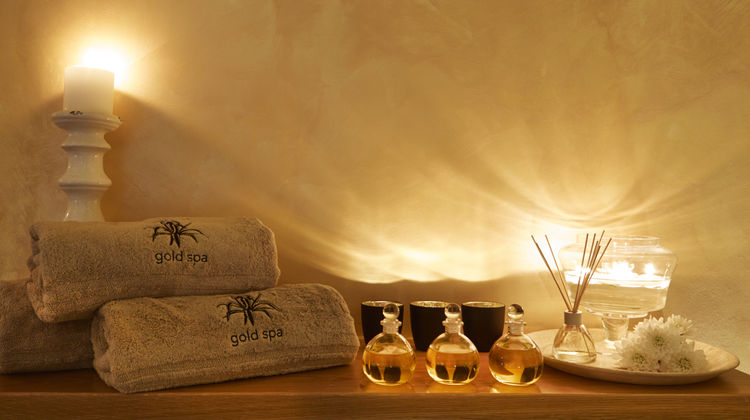 Gold Suites Santorini Spa