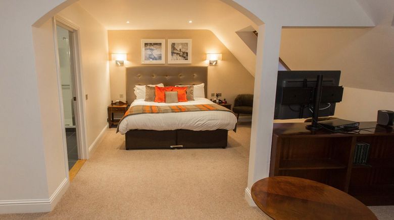 <b>Ufford Park Hotel Suite</b>. Images powered by <a href="https://www.leonardoworldwide.com/" title="Leonardo Worldwide" target="_blank">Leonardo</a>.