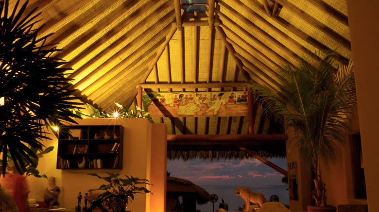 <b>La Casa Que Canta Lobby</b>. Images powered by <a href="https://www.leonardoworldwide.com/" title="Leonardo Worldwide" target="_blank">Leonardo</a>.