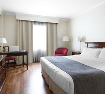 Cyan Americas Towers Hotel Room
