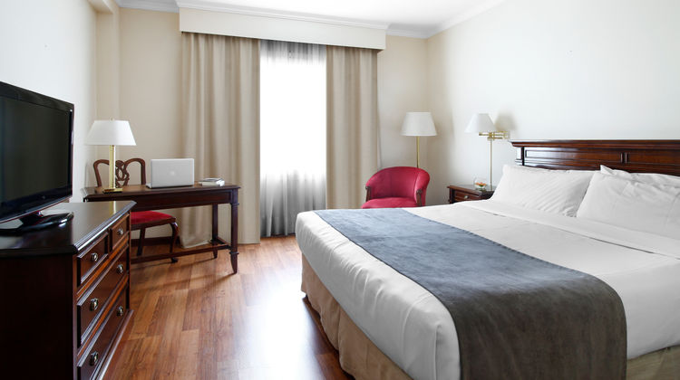 Cyan Americas Towers Hotel Room