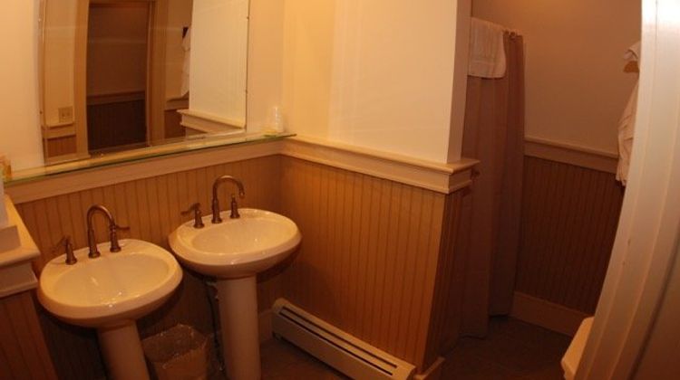 Alpine Lodge Room