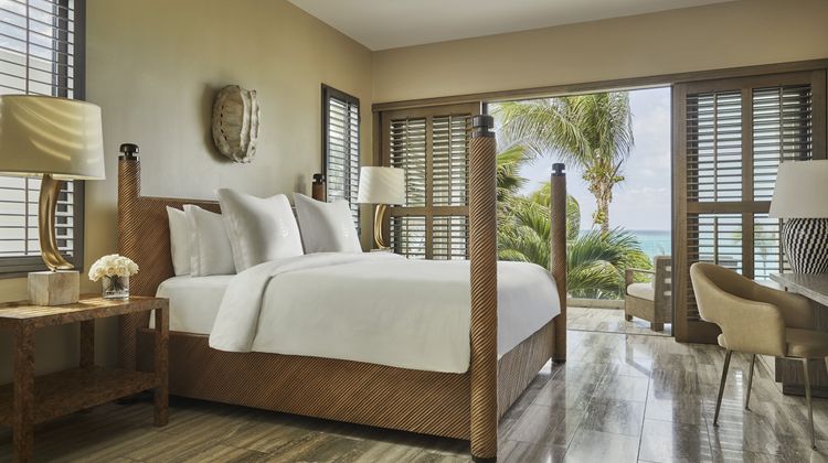 Four Seasons Resort & Residences Room