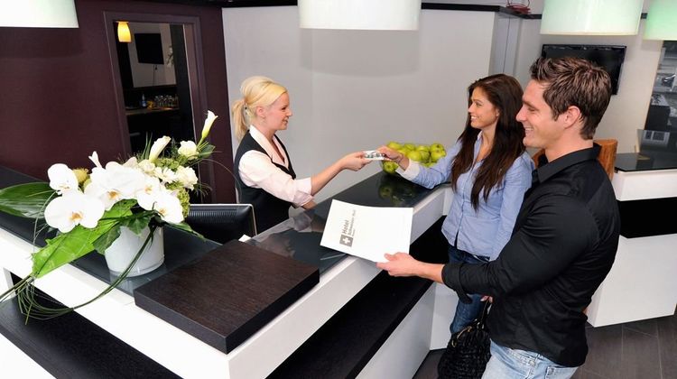 Hotel Schweizer Hof Lobby