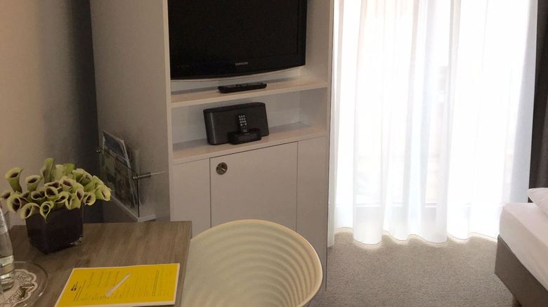 <b>Hotel Schweizer Hof Room</b>. Images powered by <a href="https://www.leonardoworldwide.com/" title="Leonardo Worldwide" target="_blank">Leonardo</a>.