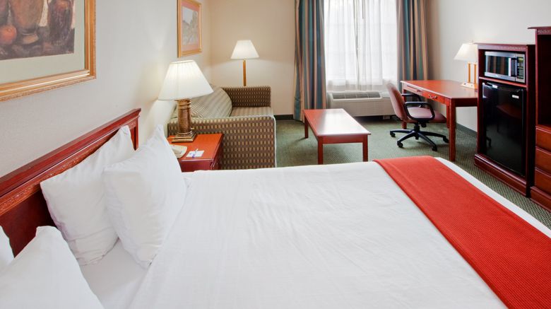 <b>Holiday Inn Express Room</b>. Images powered by <a href="https://www.leonardoworldwide.com/" title="Leonardo Worldwide" target="_blank">Leonardo</a>.
