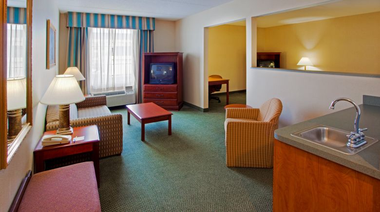 <b>Holiday Inn Express Suite</b>. Images powered by <a href="https://www.leonardoworldwide.com/" title="Leonardo Worldwide" target="_blank">Leonardo</a>.