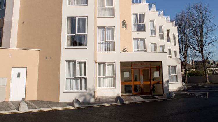 Broc House Suites Exterior
