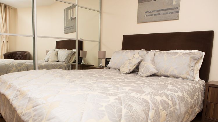 Broc House Suites Room