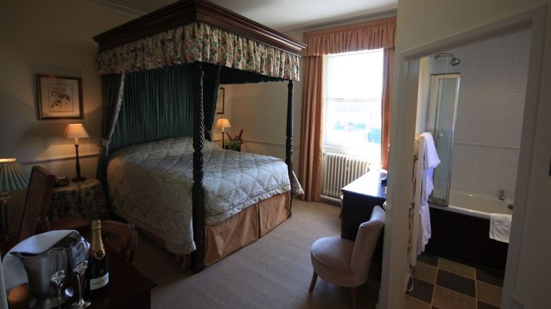 <b>The Worsley Arms Hotel Room</b>. Images powered by <a href="https://www.leonardoworldwide.com/" title="Leonardo Worldwide" target="_blank">Leonardo</a>.