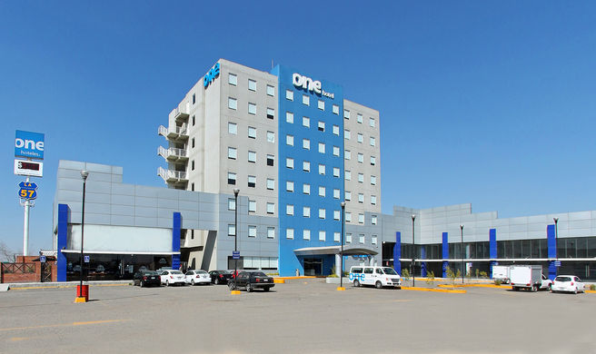 One Queretaro Aeropuerto Exterior