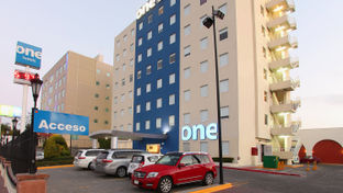 One Queretaro Plaza Galerias