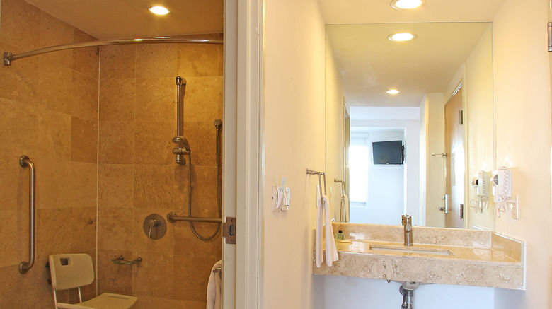 <b>One Queretaro Plaza Galerias Room</b>. Images powered by <a href="https://www.leonardoworldwide.com/" title="Leonardo Worldwide" target="_blank">Leonardo</a>.
