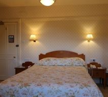 Glengarry Castle Hotel Room