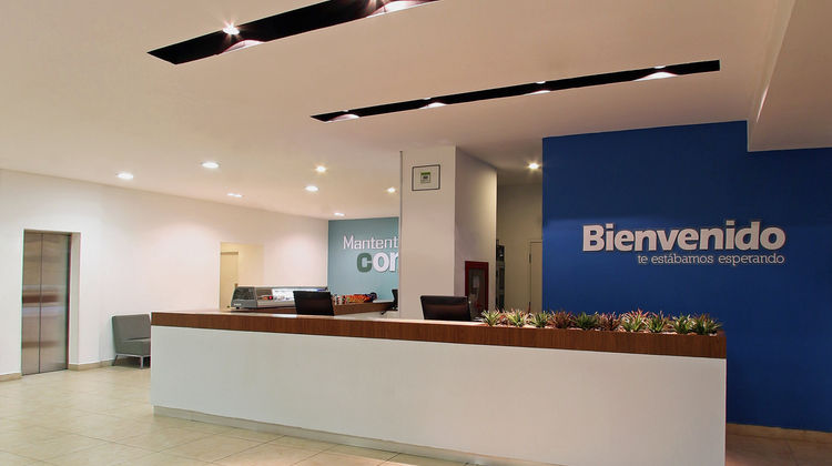 One Queretaro Aeropuerto Lobby