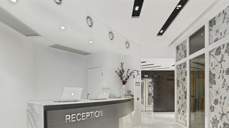 <b>Dash Living on Prat Lobby</b>. Images powered by <a href="https://www.leonardoworldwide.com/" title="Leonardo Worldwide" target="_blank">Leonardo</a>.