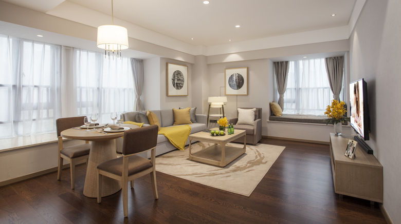 <b>Somerset Yangtze River Room</b>. Images powered by <a href="https://www.leonardoworldwide.com/" title="Leonardo Worldwide" target="_blank">Leonardo</a>.