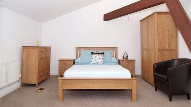 The Smithaleigh Hotel Room