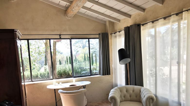 <b>Domaine de Fontenille Room</b>. Images powered by <a href="https://www.leonardoworldwide.com/" title="Leonardo Worldwide" target="_blank">Leonardo</a>.