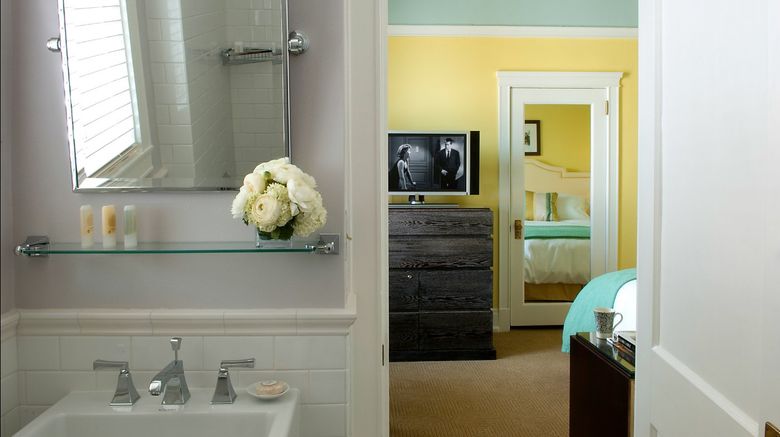 <b>Hotel deLuxe Room</b>. Images powered by <a href="https://www.leonardoworldwide.com/" title="Leonardo Worldwide" target="_blank">Leonardo</a>.