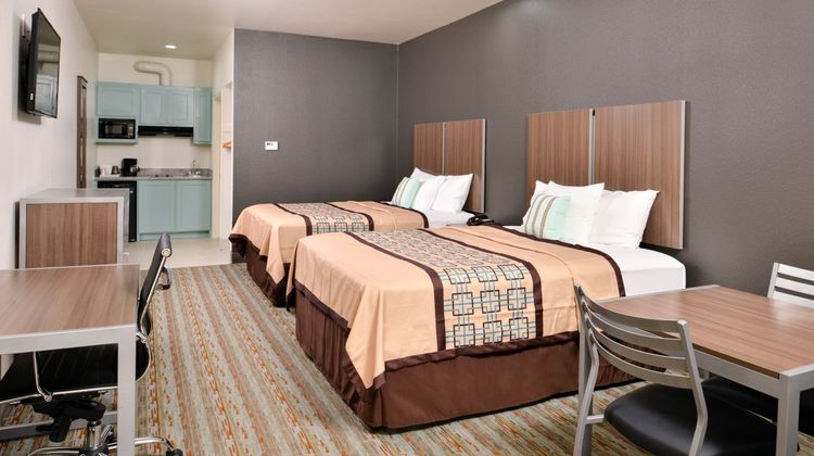 Scottish Inns & Suites Conroe TX Suite