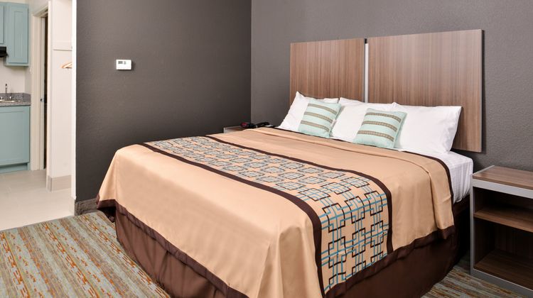 Scottish Inns & Suites Conroe TX Room