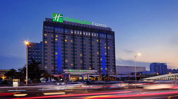 Holiday Inn Express Exterior