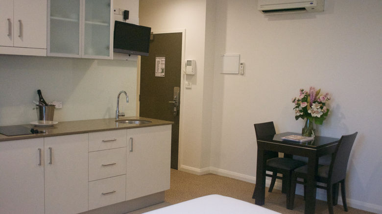 <b>Quest Canberra Room</b>. Images powered by <a href="https://www.leonardoworldwide.com/" title="Leonardo Worldwide" target="_blank">Leonardo</a>.